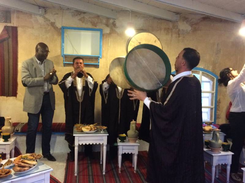 A Dembele & Musicians - 050516 - Sfax Medina-2